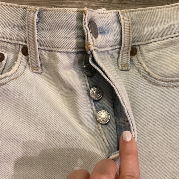 Levi’s jean shorts - Picture 2 of 4